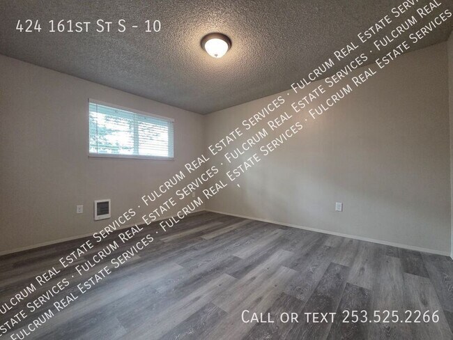 Building Photo - 424 161st St S