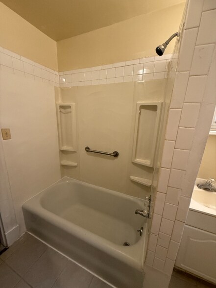 Building Photo - 2916 Guilford Ave