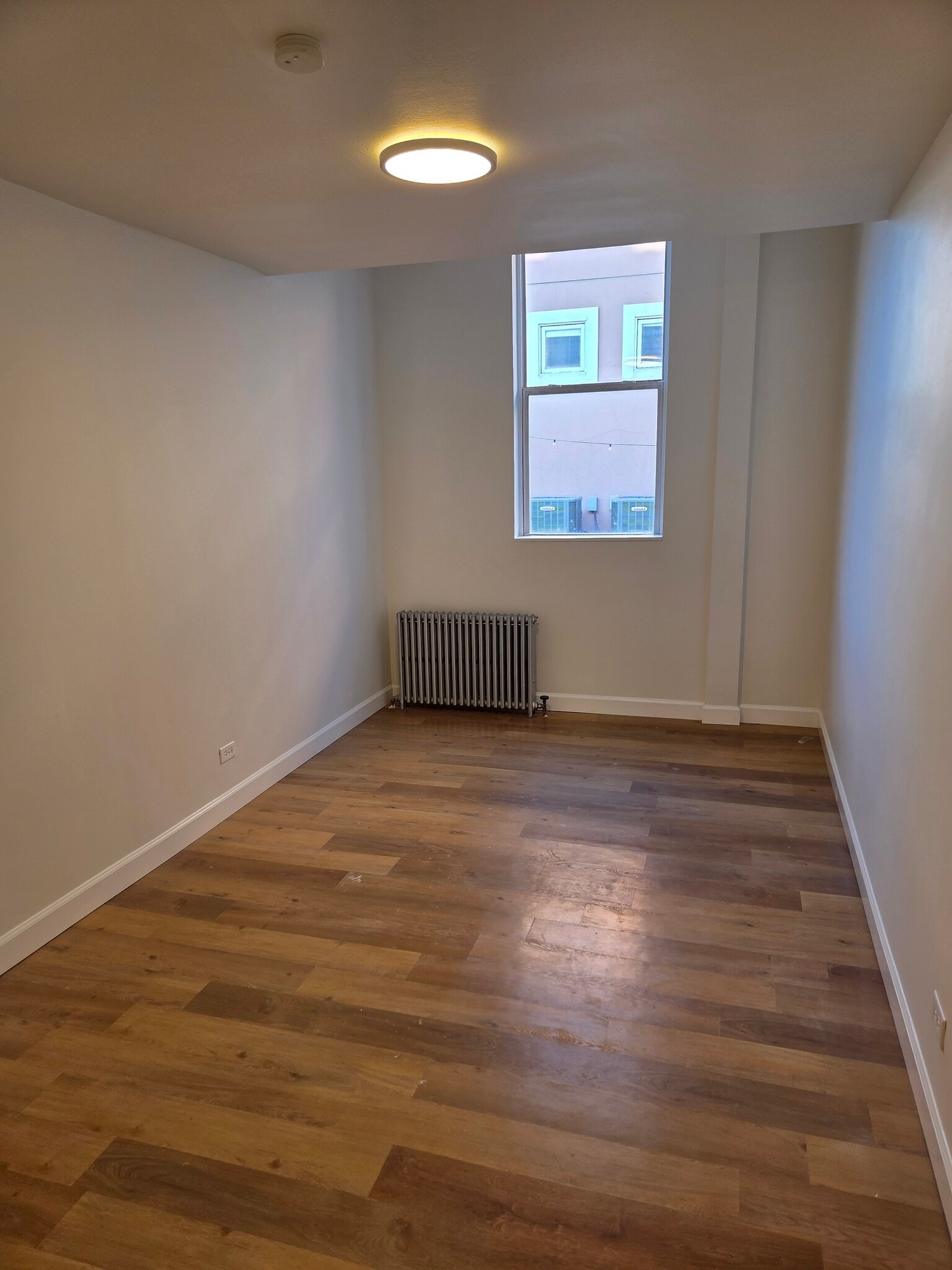 Building Photo - 4839 W Dakin St