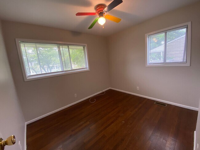 Building Photo - Welcome to Blueberry Hills located off Nicholasville Rd     20260615
