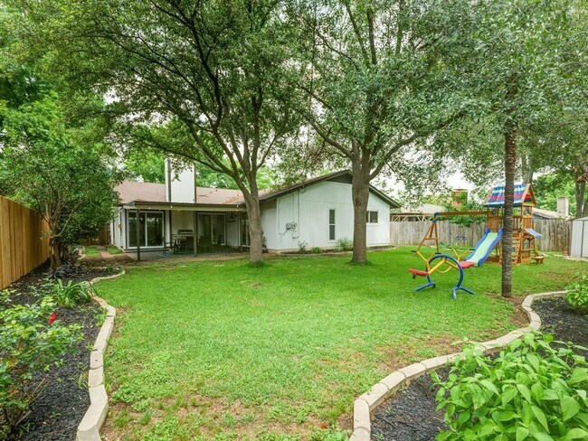 Building Photo - 3203 Foster Ln