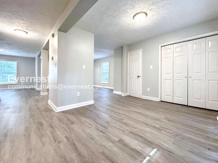Building Photo - 1444 Rome Dr NW