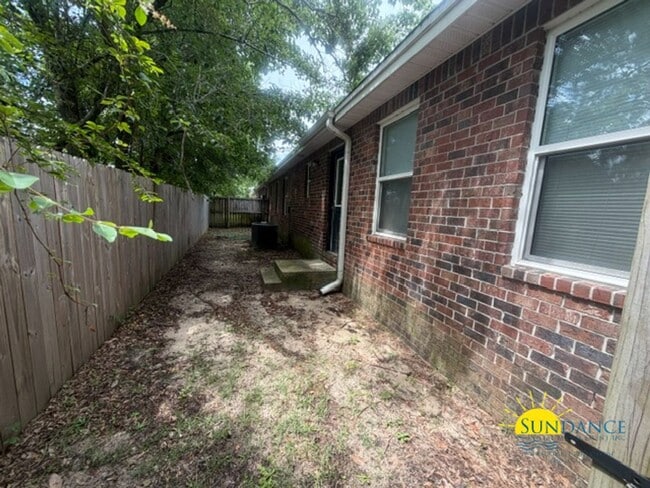 Building Photo - 124 Harding Rd