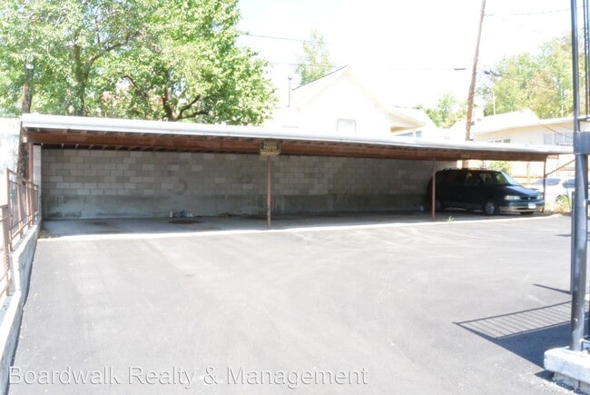 Building Photo - 675 E 5th Ave