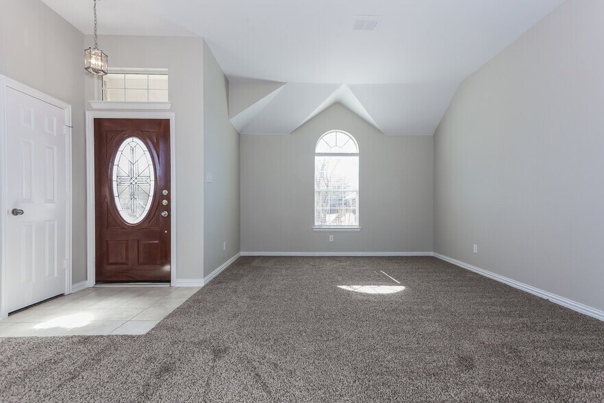 Building Photo - 1016 Seider Ln