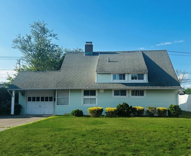 Primary Photo - 38 Walnut Ln