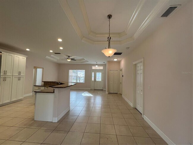 Building Photo - 18 Porter Ln