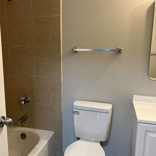 Building Photo - WELCOME TO COTTON HOPE HHI