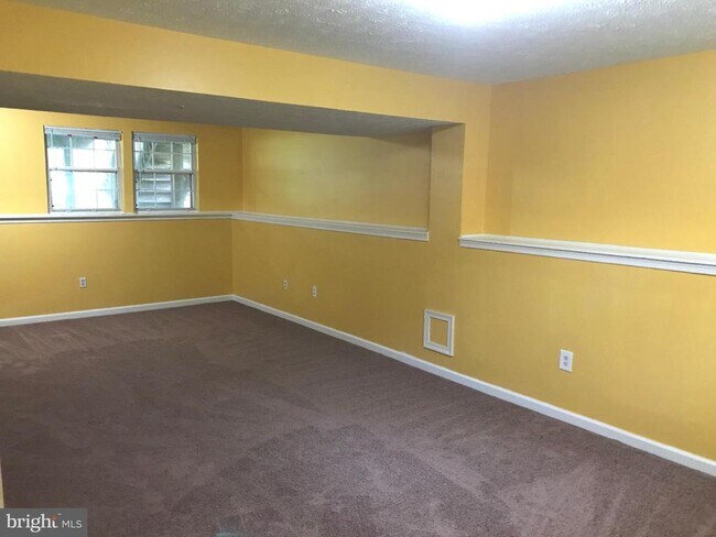 Building Photo - 905 Rosey Bill Dr