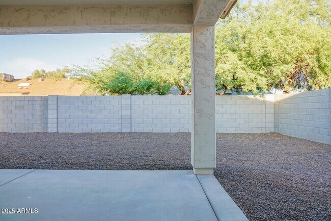 Building Photo - 15815 N 65th Ave