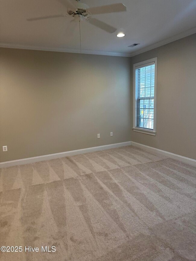 Building Photo - 8854 Plantation Landing Dr