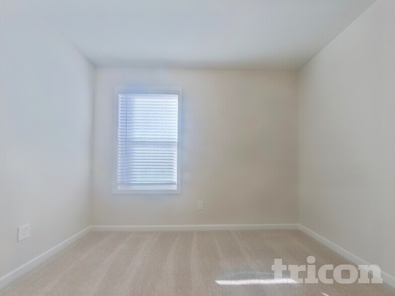 Building Photo - 2241 Westside Dr