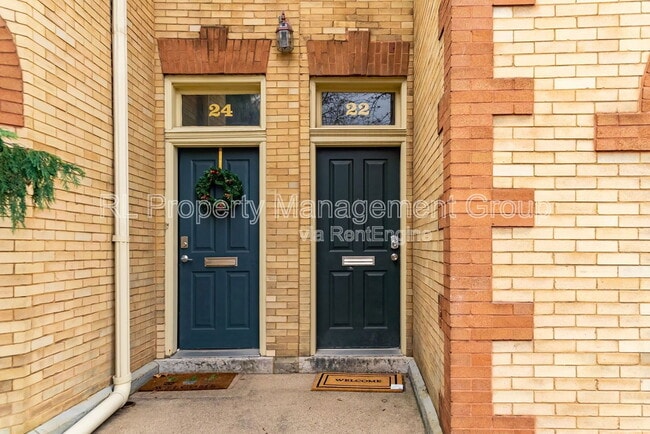 Building Photo - 22 W 4th Ave