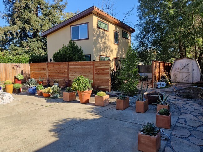 Building Photo - 1152 17th Ave