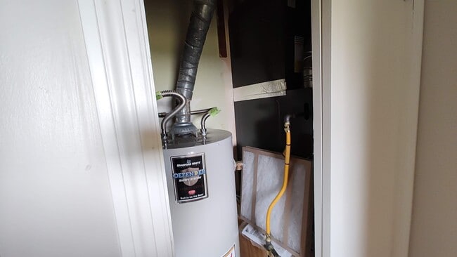 Building Photo - 2025 N 432