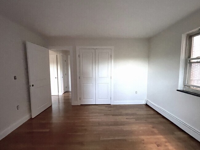 Building Photo - 580 Salem St