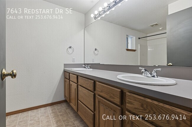 Building Photo - 7643 Redstart Dr SE