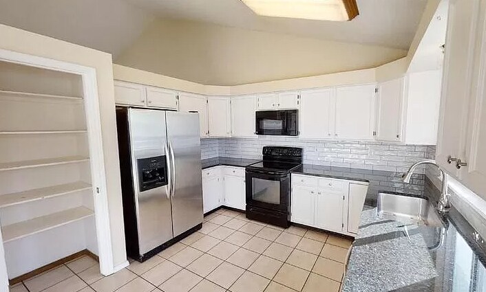 Building Photo - 7836 Scarborough Dr