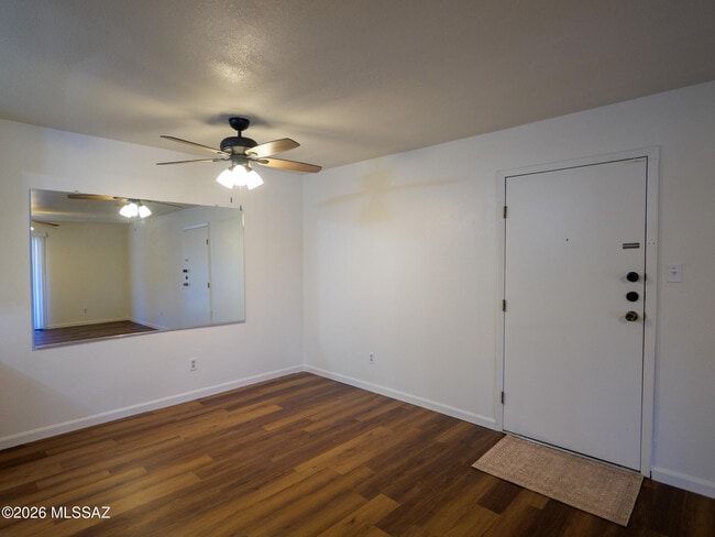 Building Photo - 6331 N Barcelona Ct