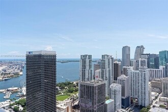 Building Photo - 601 NE 1st Ave