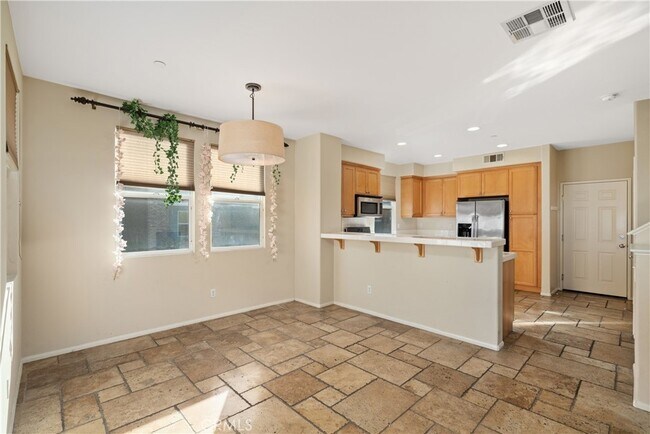 Building Photo - 534 N Cabernet Dr