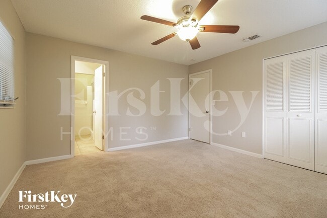 Building Photo - 1340 Sharon Dr