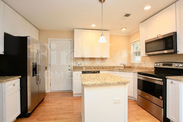 Building Photo - 3817 Sipes Ln
