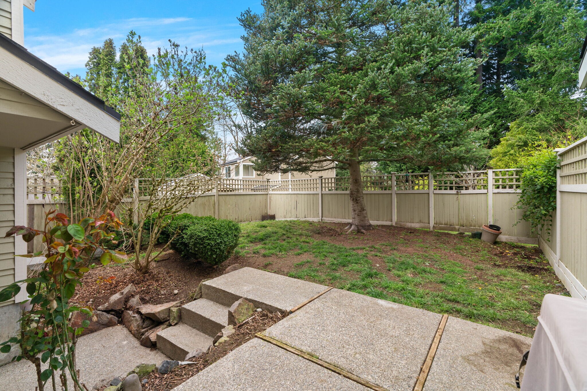 Building Photo - 10132 NE 115th Ln
