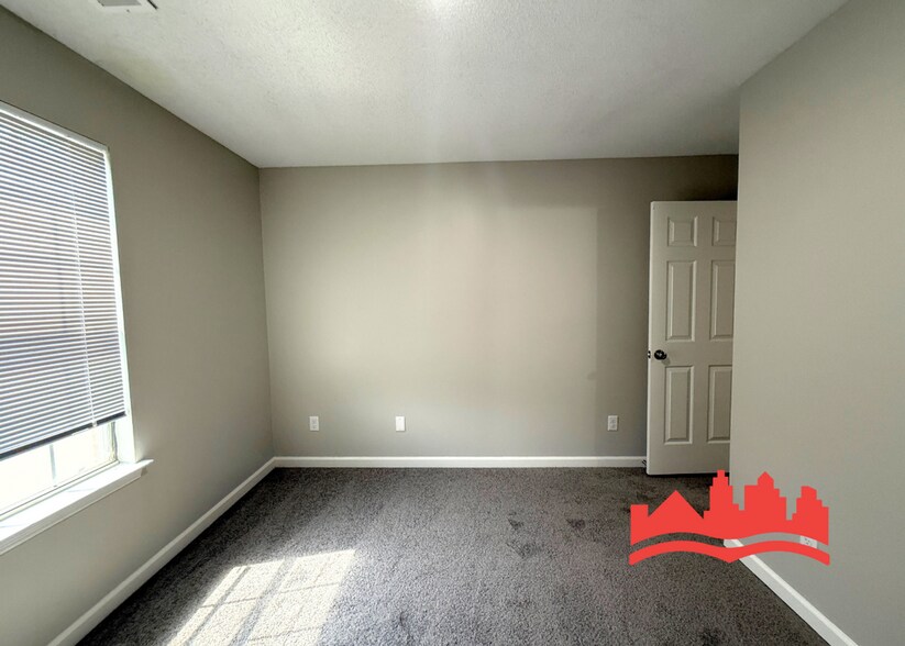 Building Photo - Welcome home!