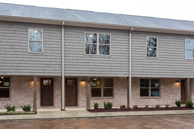 Primary Photo - 2506 E Main St