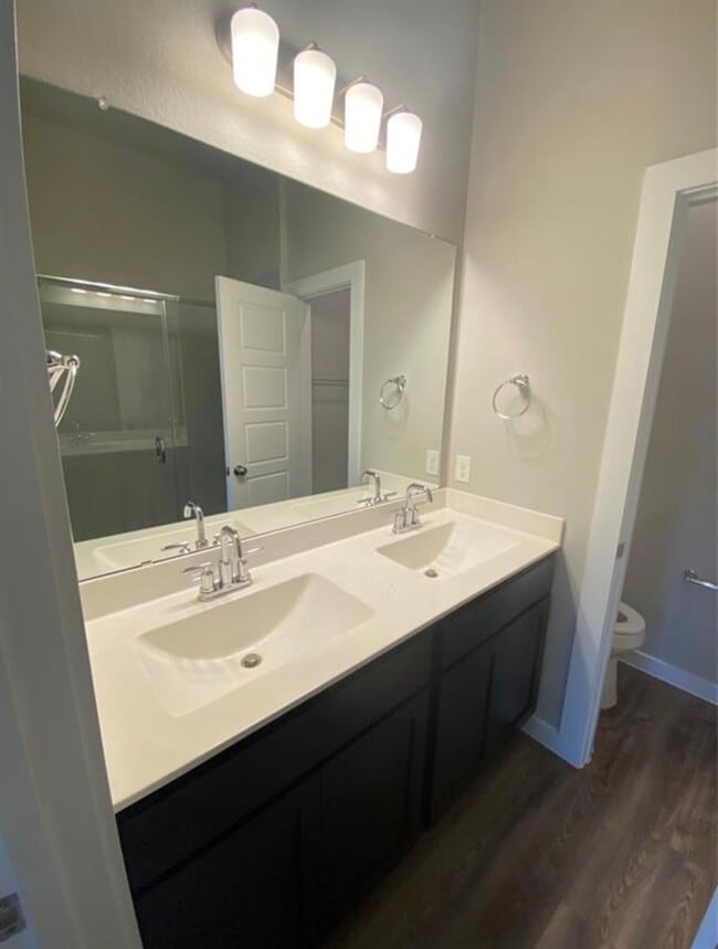 Building Photo - 3119 Spanish Oak Ln