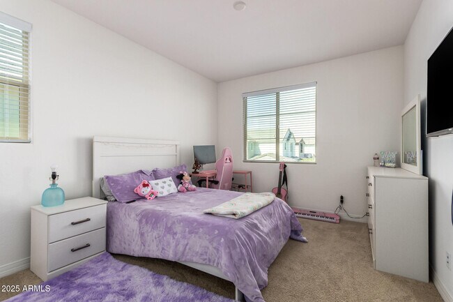 Building Photo - 5747 S Labelle