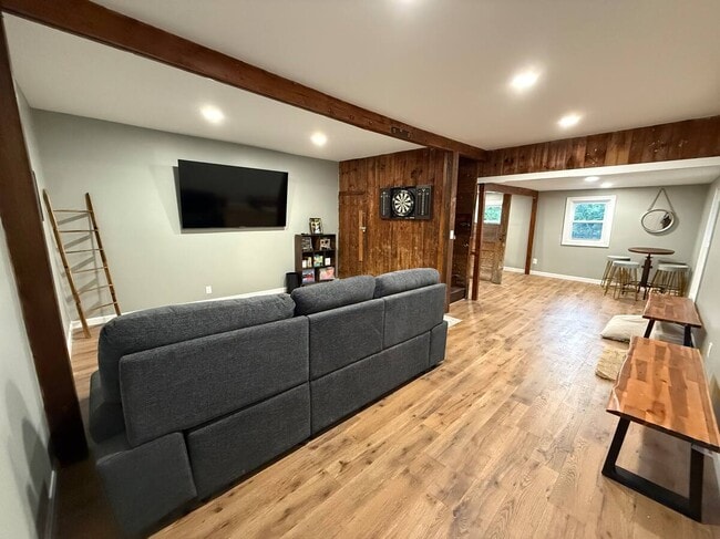 Building Photo - Moultonville 4bd 2bth