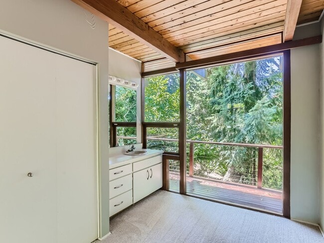 Building Photo - 4bd/3ba Kirkland House