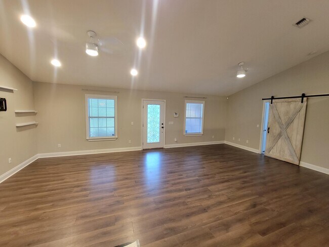 Building Photo - 2120 Casa De Oro St