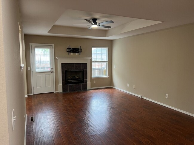 Building Photo - AVAILABLE NOW! Nixa 3 Bedroom, 2 Bathroom