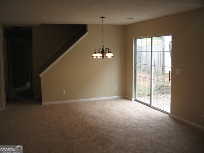 Building Photo - 2270 Lexington Ln