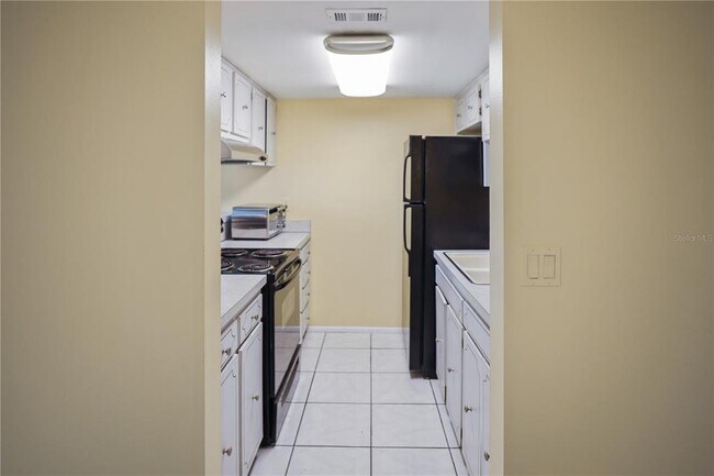 Building Photo - 7645 Sun Island Dr S