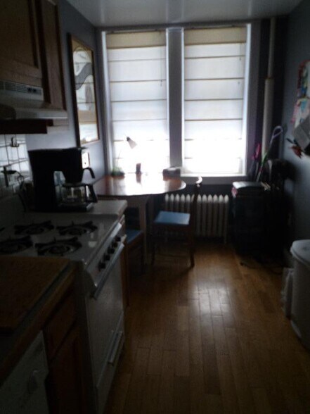 Building Photo - 212 Allston St