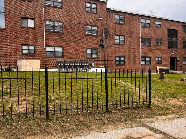 Building Photo - 180 Earle St
