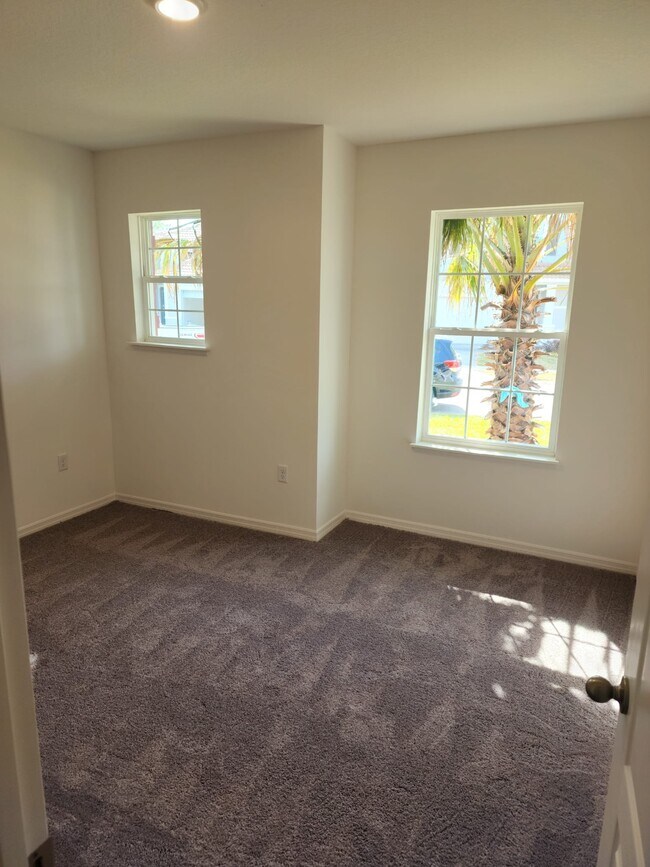 Building Photo - 1166 Oak Bluff Dr