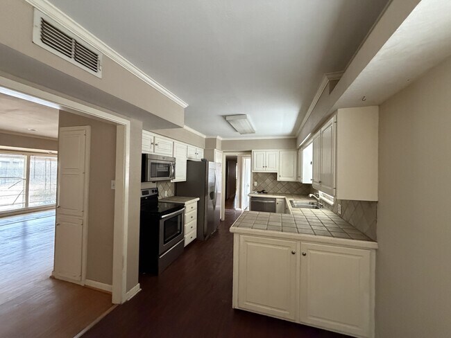 Building Photo - 3604 24th St