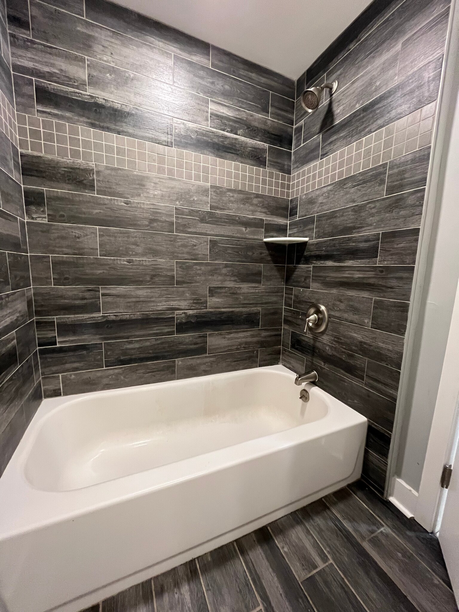 Tile Bath - 1524 S Hicks St