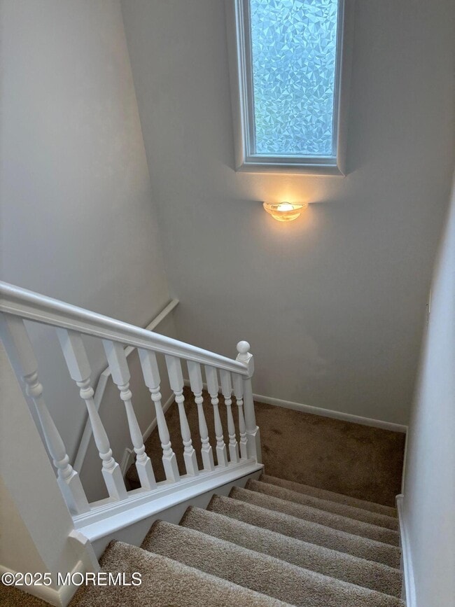 Building Photo - 39 Pin Oak Ln