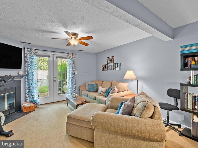 Building Photo - 1636 Fieldthorn Dr