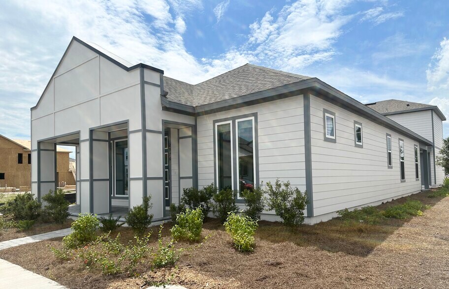 Building Photo - 2976 Embark Trl