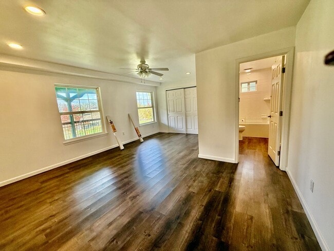 Building Photo - Unique Horse property with 2 units