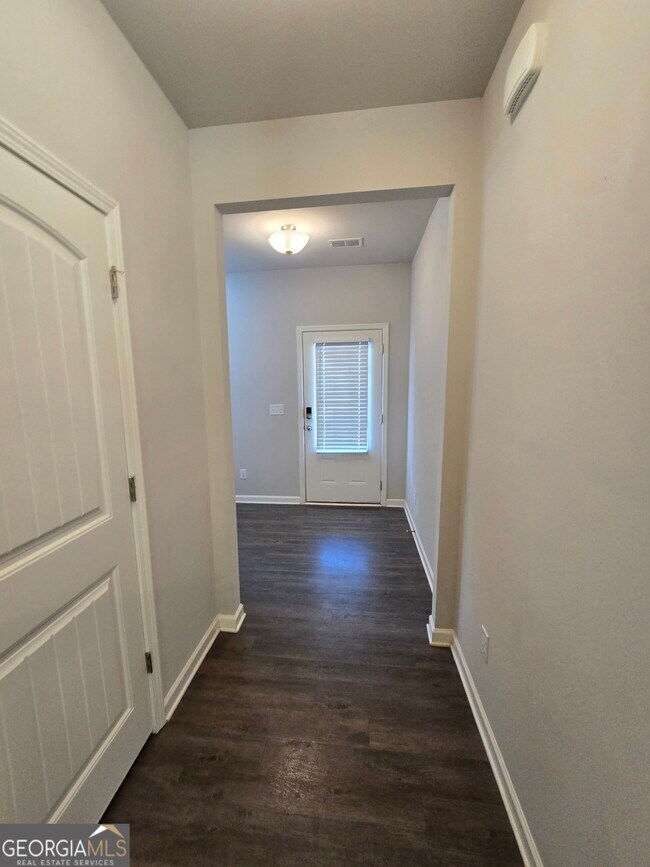 Building Photo - 121 Valimar Dr