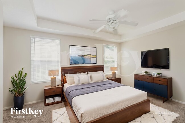 Building Photo - 1044 Lake Shore Ranch Dr