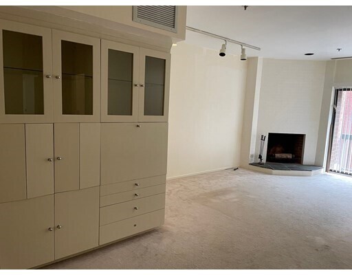 Building Photo - 1265 Beacon St